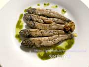 ハダカイワシのソテー・バジルソース