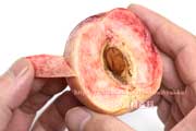 たまき（桃）の断面